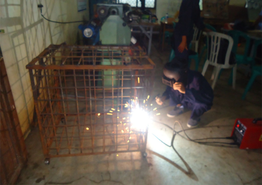 Bengkel-Praktikum-Teknik-Mekanik-Industri-3