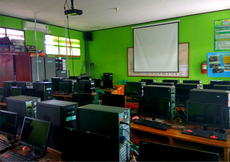 Laboratorium-Komputer-2